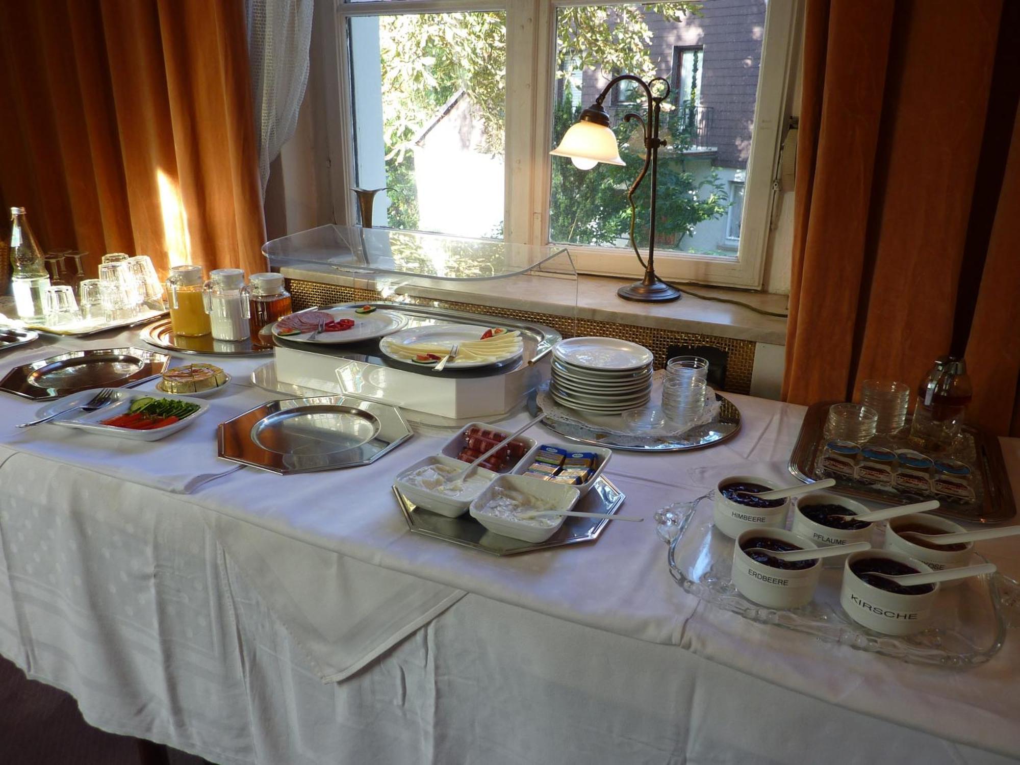Hotel Waldfriede Дармщат Екстериор снимка