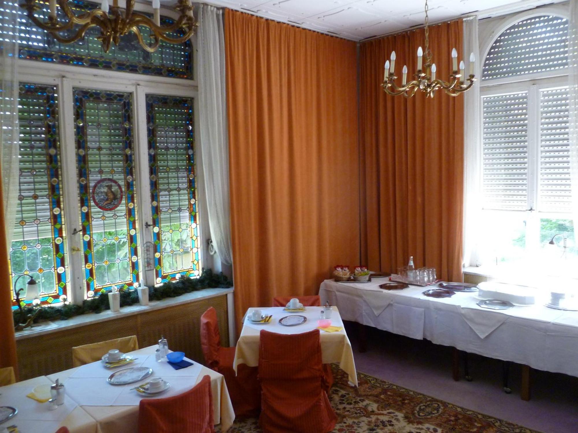Hotel Waldfriede Дармщат Екстериор снимка