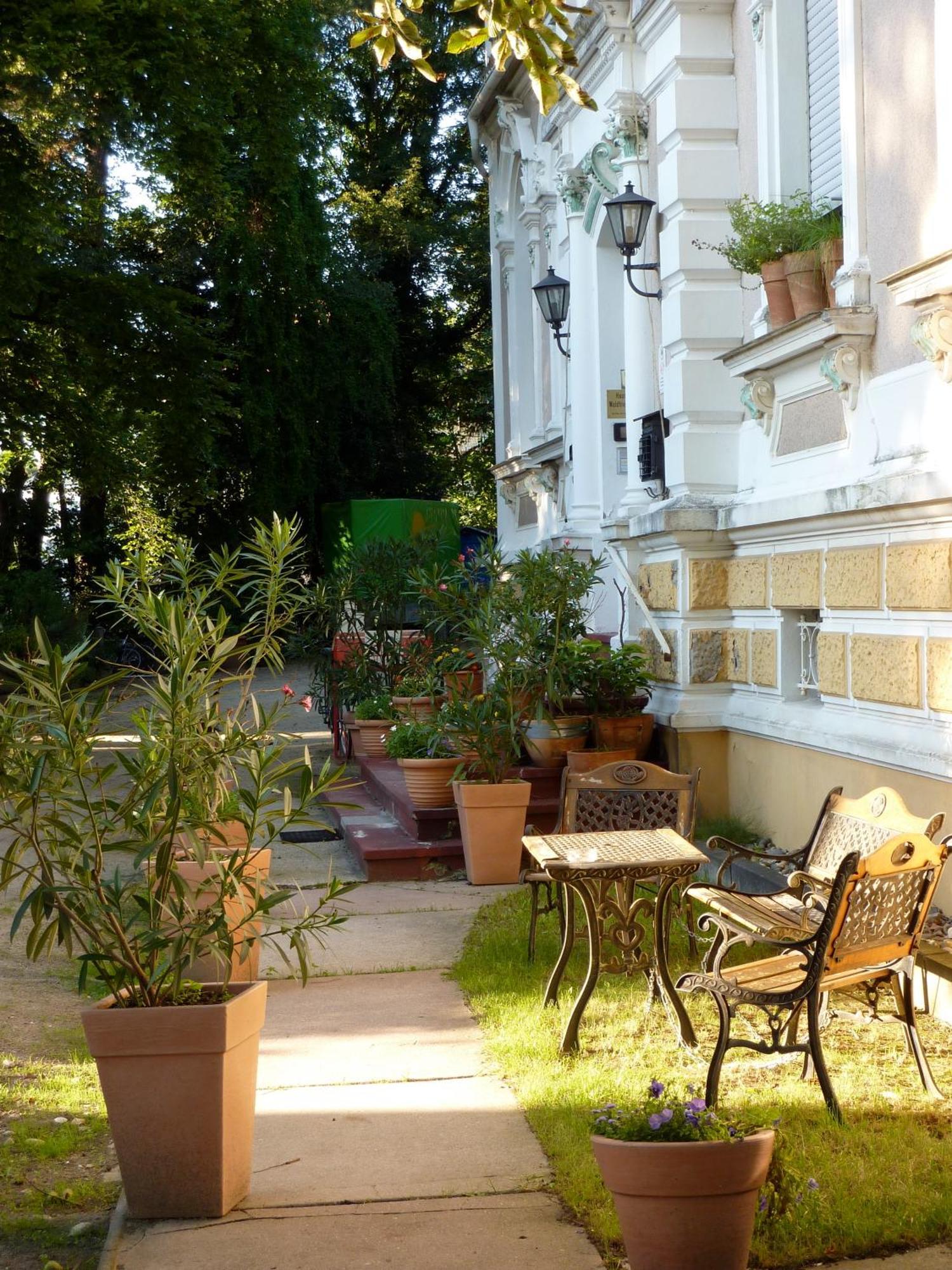 Hotel Waldfriede Дармщат Екстериор снимка