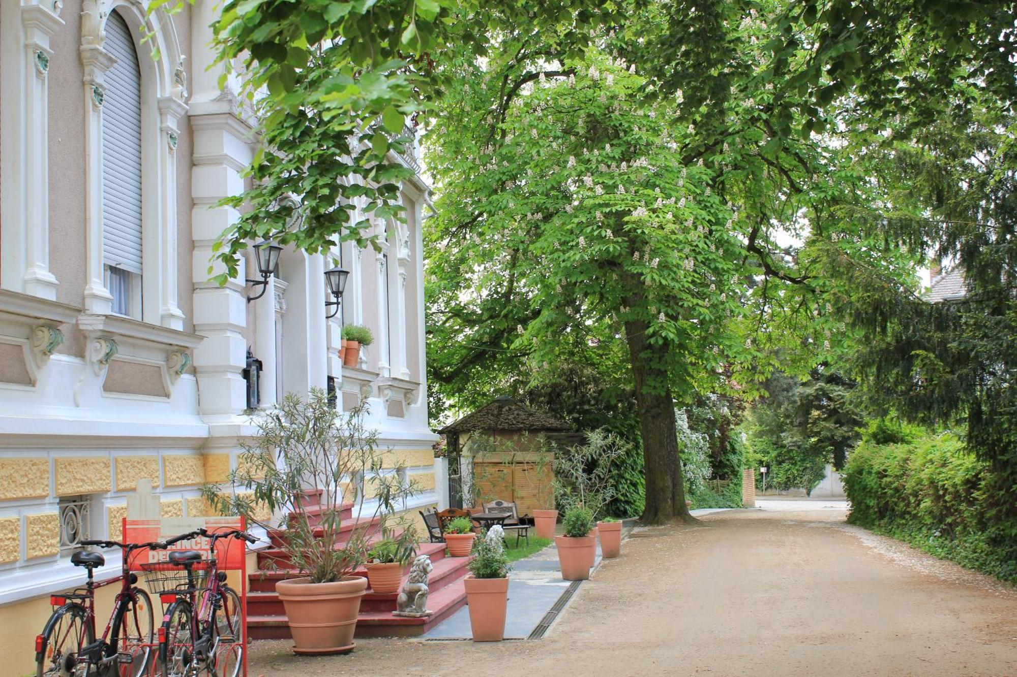 Hotel Waldfriede Дармщат Екстериор снимка